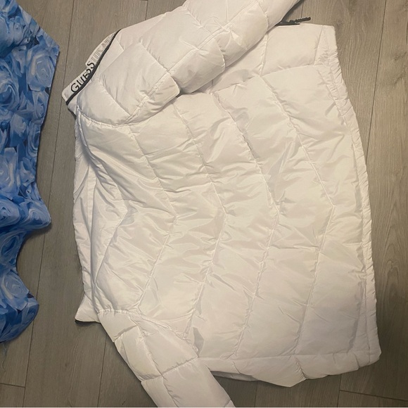 Guess white puffer jacket - XXL - Picture 4 of 4